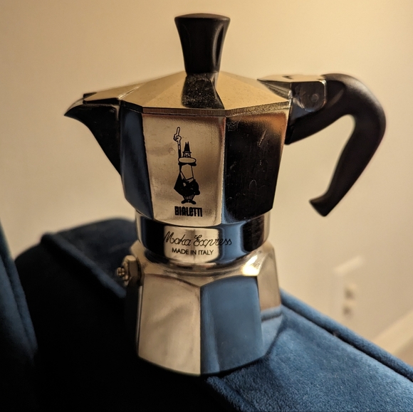 Bialetti Moka Express - Stovetop Espresso Maker, Moka Pot 1 Cup - Picture 2 of 4